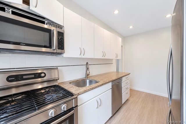 71-68 252nd Street 2B, Bellerose, NY 11426