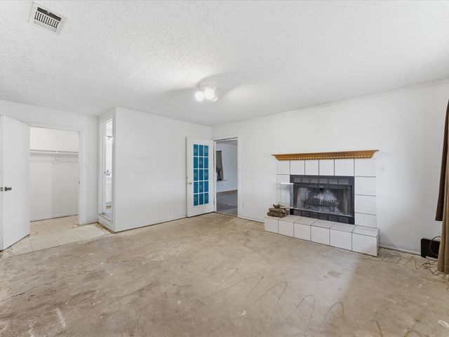 209 Pierce Drive, Mabank, TX 75156