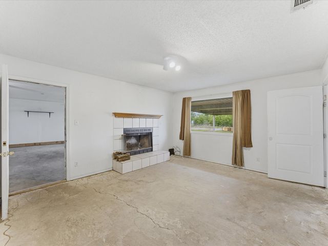 209 Pierce Drive, Mabank, TX 75156