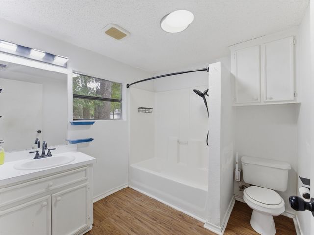 209 Pierce Drive, Mabank, TX 75156