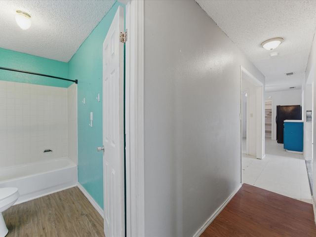 209 Pierce Drive, Mabank, TX 75156