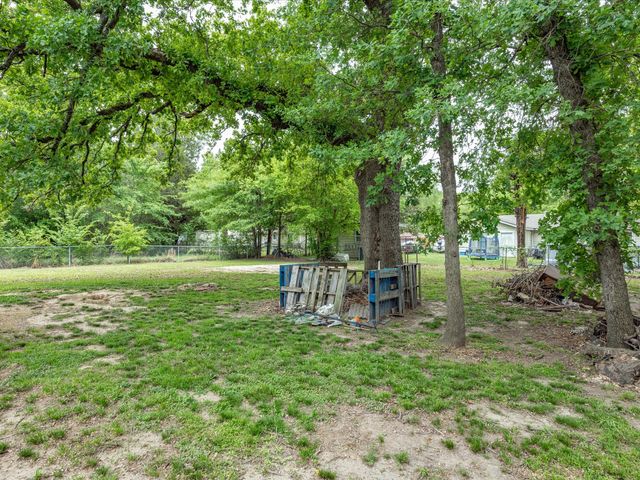 209 Pierce Drive, Mabank, TX 75156