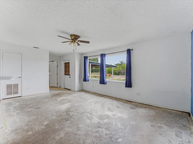 209 Pierce Drive, Mabank, TX 75156