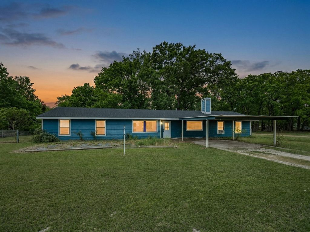 209 Pierce Drive, Mabank, TX 75156