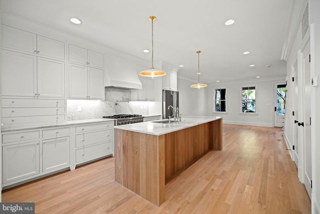 25 T ST NW, Washington, DC 20010