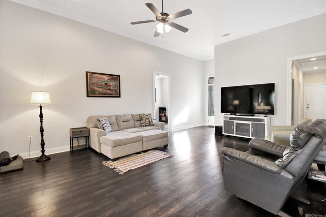 27955 Meadow Hill Ln, Denham Springs, LA 70726