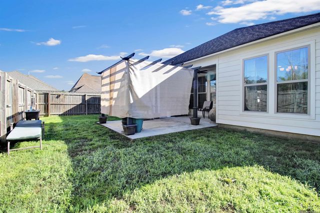 27955 Meadow Hill Ln, Denham Springs, LA 70726