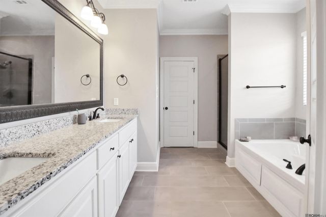 27955 Meadow Hill Ln, Denham Springs, LA 70726