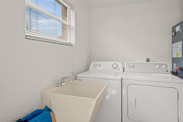 2609 WOODGATE LANE K4, Sarasota, FL 34231