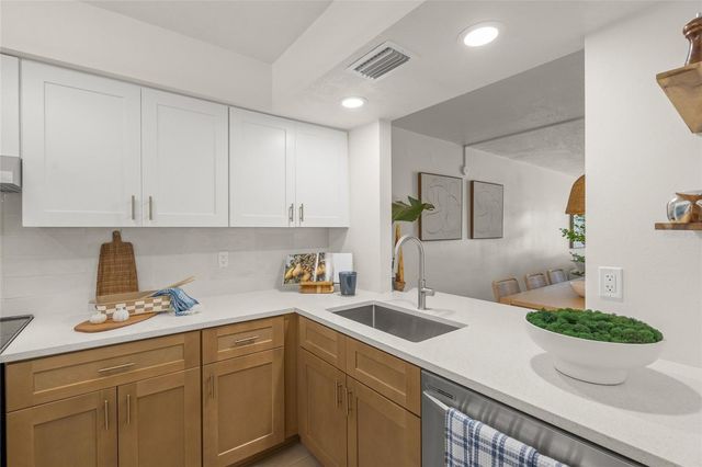 2609 WOODGATE LANE K4, Sarasota, FL 34231