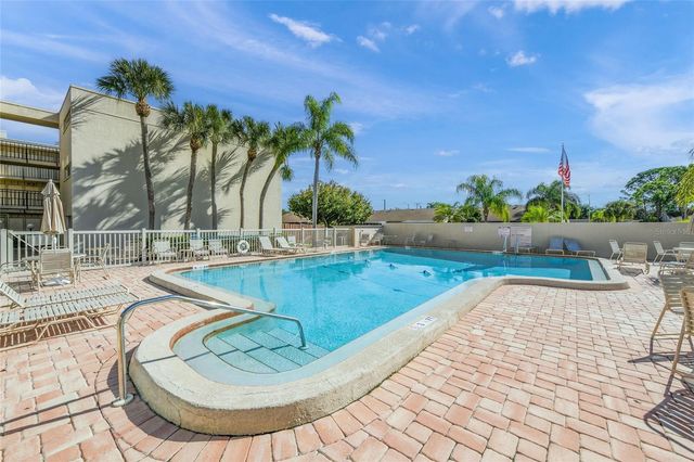 2609 WOODGATE LANE K4, Sarasota, FL 34231