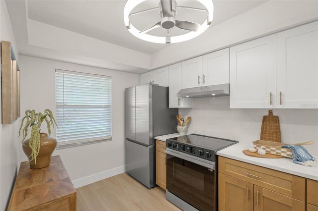 2609 WOODGATE LANE K4, Sarasota, FL 34231
