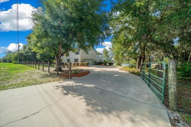 206 MALAUKA RADIAL, Ocklawaha, FL 32179