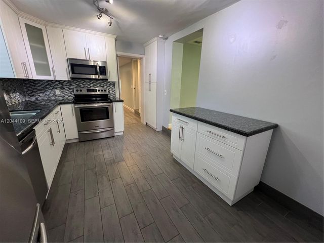 432 Palmetto Dr 0, Miami Springs, FL 33166