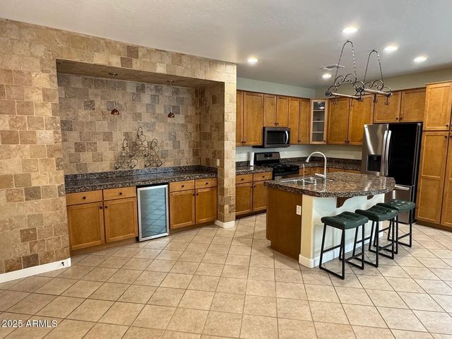 2909 N 48TH Street, Phoenix, AZ 85018