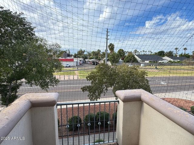 2909 N 48TH Street, Phoenix, AZ 85018