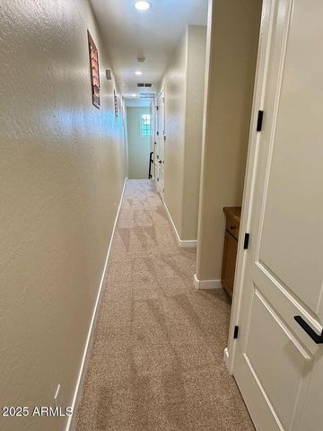 2909 N 48TH Street, Phoenix, AZ 85018