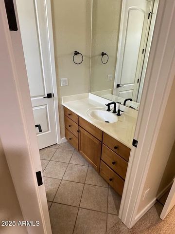 2909 N 48TH Street, Phoenix, AZ 85018