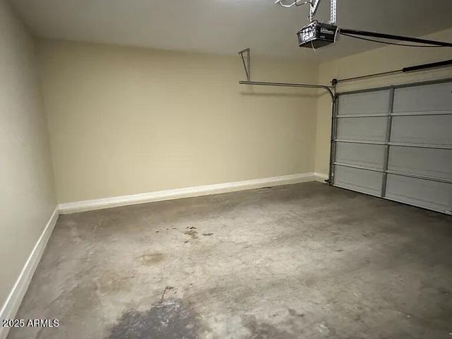 2909 N 48TH Street, Phoenix, AZ 85018