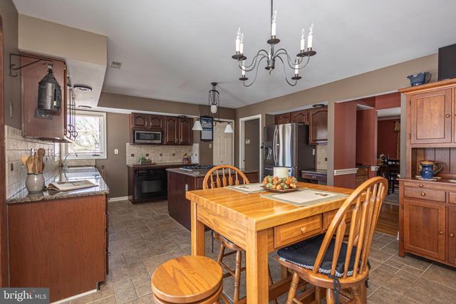 895 SLATE HILL RD, Yardley, PA 19067