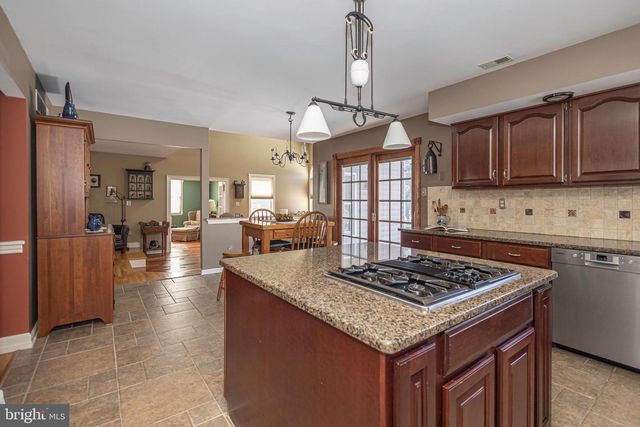 895 SLATE HILL RD, Yardley, PA 19067