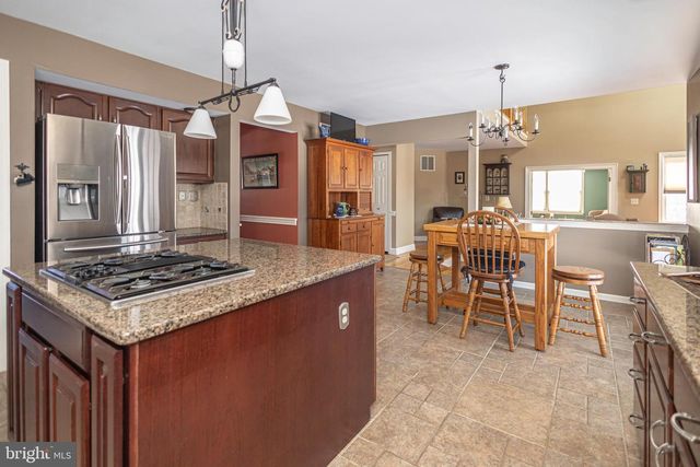 895 SLATE HILL RD, Yardley, PA 19067