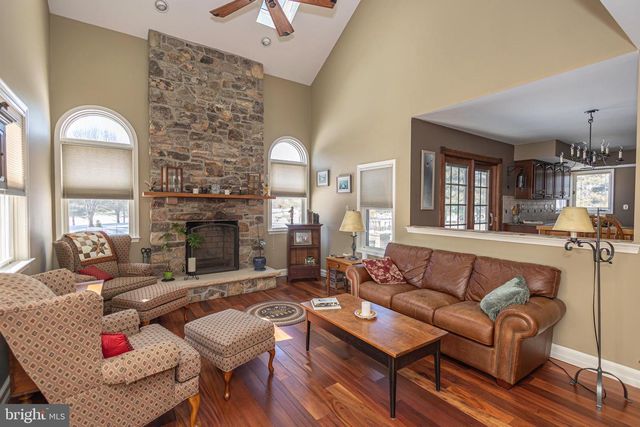 895 SLATE HILL RD, Yardley, PA 19067