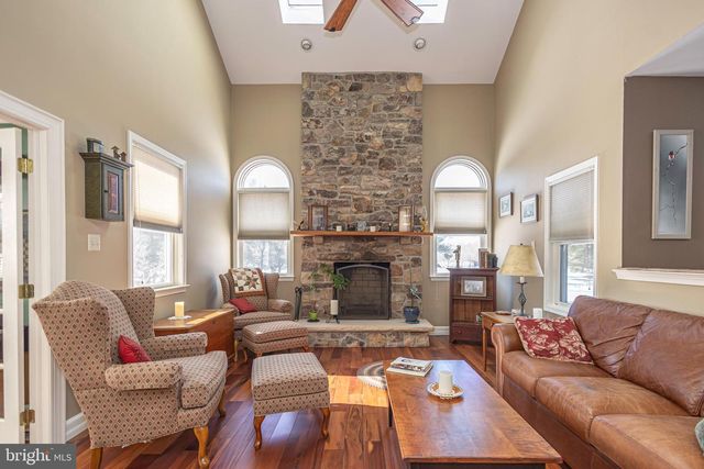 895 SLATE HILL RD, Yardley, PA 19067