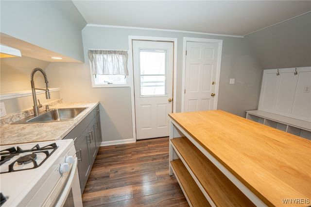 455 Robinson Street, North Tonawanda, NY 14120