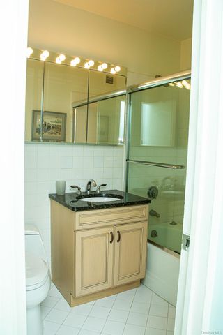 26910 Grand Central Parkway 22F, Floral Park, NY 11005