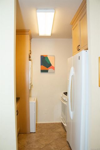 26910 Grand Central Parkway 22F, Floral Park, NY 11005