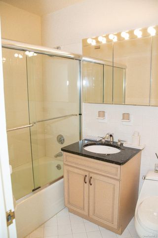 26910 Grand Central Parkway 22F, Floral Park, NY 11005