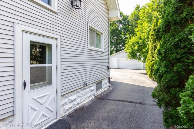316 E Liberty Street, Milford Village, MI 48381