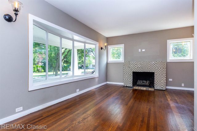 316 E Liberty Street, Milford Village, MI 48381