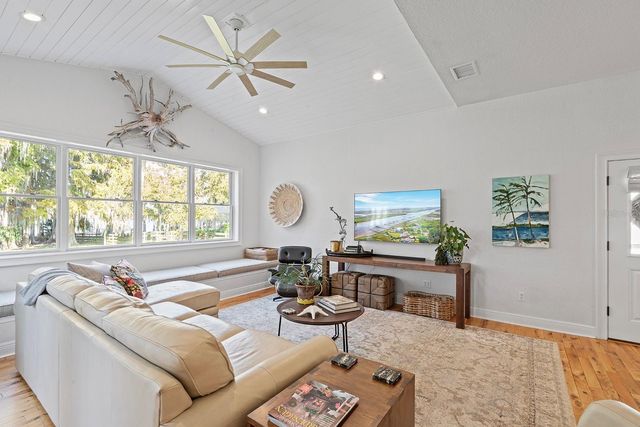 520 LAKE MILLS ROAD, Chuluota, FL 32766