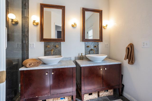 804 Carolyn Ave, Modesto, CA 95354