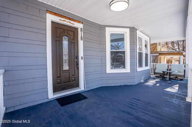 818 Bedford Road, Schenectady, NY 12308