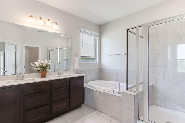 420 Blue Waterleaf LN, Georgetown, TX 78626