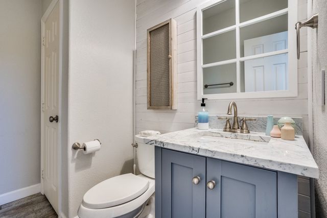 611 Creekwood Lane, Grand Prairie, TX 75052