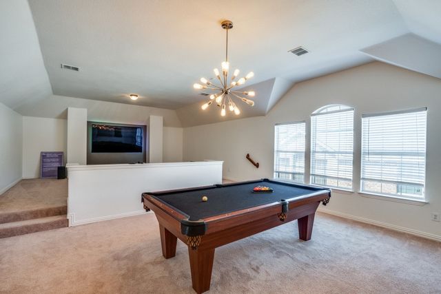611 Creekwood Lane, Grand Prairie, TX 75052