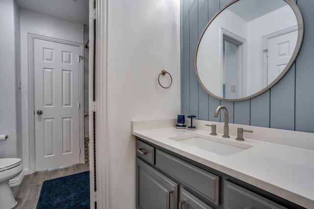 611 Creekwood Lane, Grand Prairie, TX 75052
