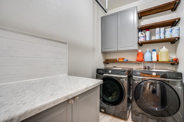 611 Creekwood Lane, Grand Prairie, TX 75052