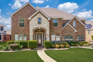 611 Creekwood Lane, Grand Prairie, TX 75052