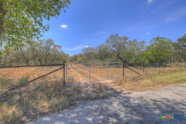 445 Single Oak Road, Seguin, TX 78155