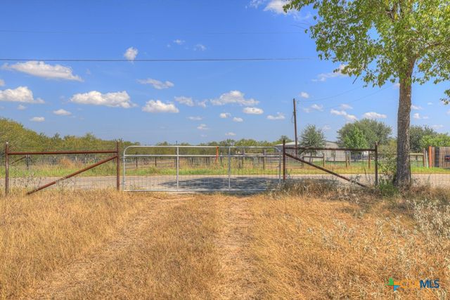 445 Single Oak Road, Seguin, TX 78155
