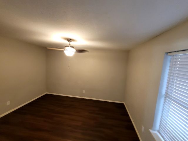 1122 N Center Street, Arlington, TX 76011