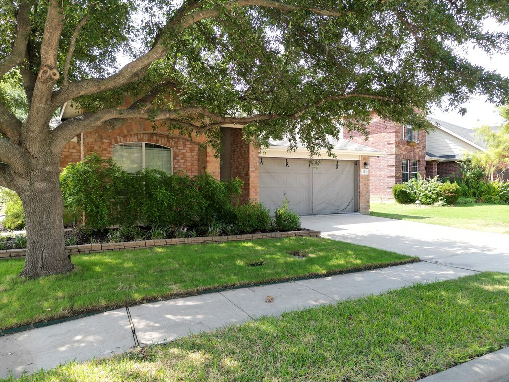 929 Warbler, Aubrey, TX 76227 — exterior
