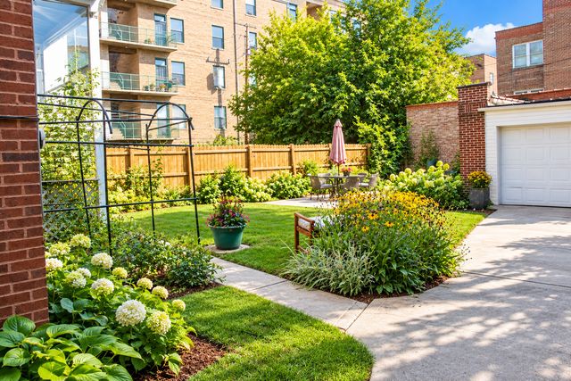 7225-27 S Yates Boulevard, Chicago, IL 60649