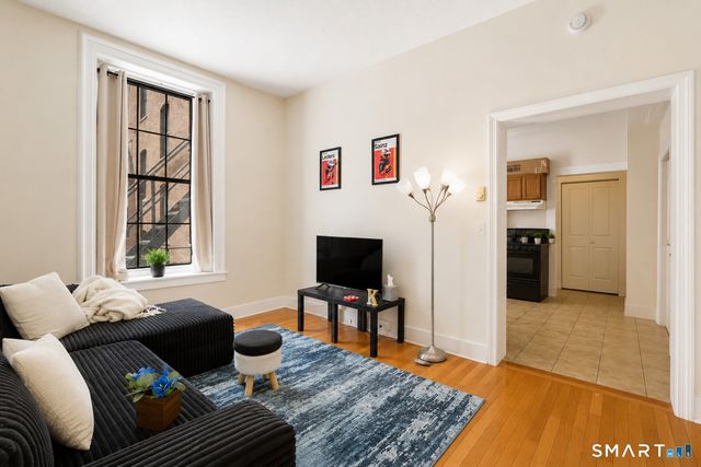 35 Union Street, New London, CT 06320
