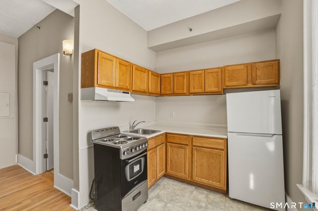 35 Union Street, New London, CT 06320